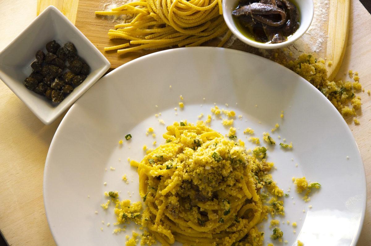 Bigoli con sarde di lago e pane grattugiato al prezzemolo ...